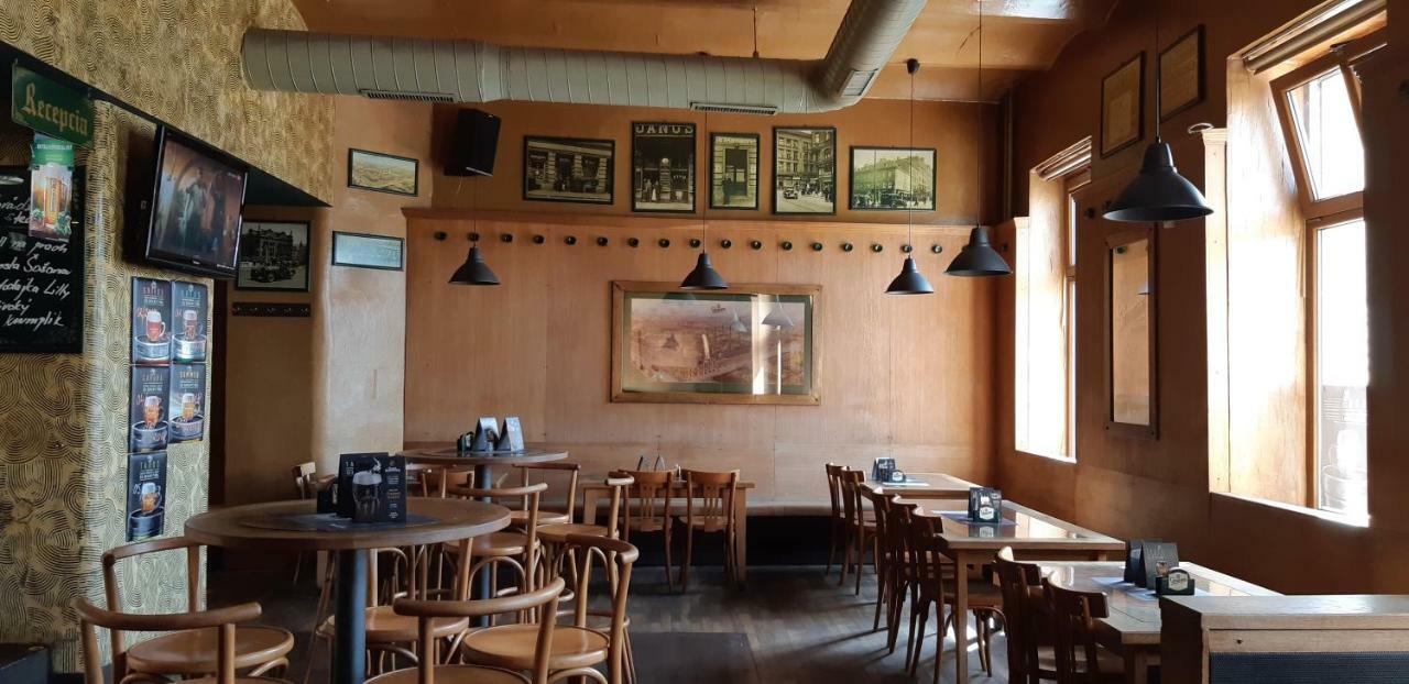 Victoria - Penzion & Restaurant Zvolen Exterior photo